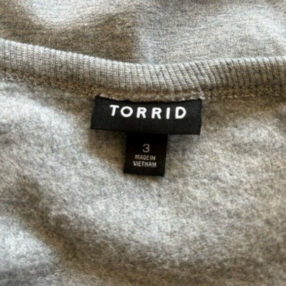 Torrid Size 3X Ultra Soft Fleece Crew Neck Trim Detail Sweatshirt - Picture 7 of 7